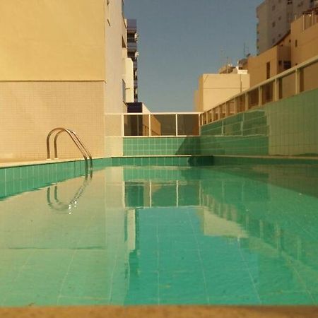 Praia do Morro: Beachfront Apartment with Pool and Wi-Fi Guarapari Exterior photo