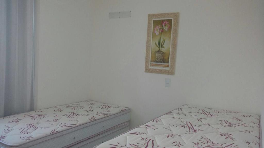Praia do Morro: Beachfront Apartment with Pool and Wi-Fi Guarapari Exterior photo