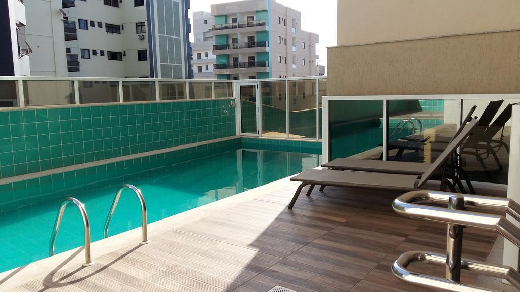 Praia do Morro: Beachfront Apartment with Pool and Wi-Fi Guarapari Exterior photo
